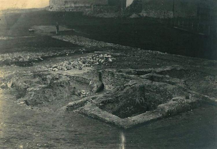 A view across the remains of the building taken in 1931 during the work by Major Ivor Phillips