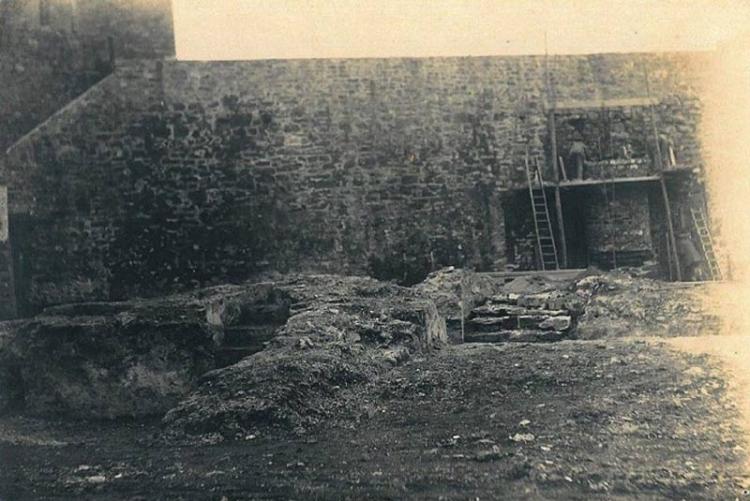The second photo from 1931 possibly showing the archaeology exposed in Trench 1 from the north